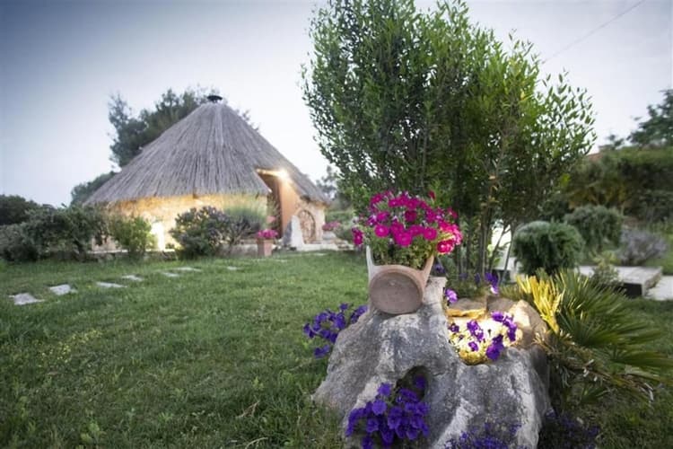 Immagine - Codrongianos: in un Pinnettu Sardo