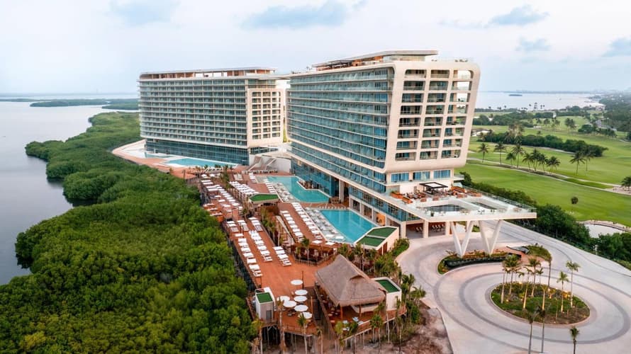 Image - Hotel Hyatt Vivid Grand Island Cancun-Solo Adultos