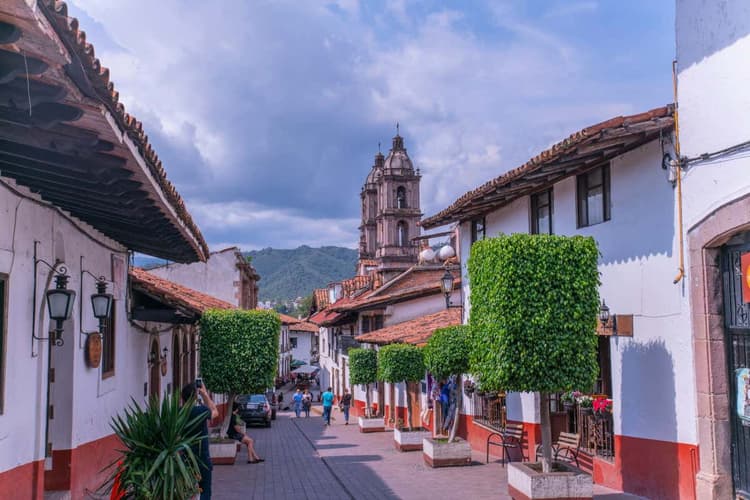 Image - Ciudad de México: Prismas Basálticos + Valle de Bravo + Hidalgo