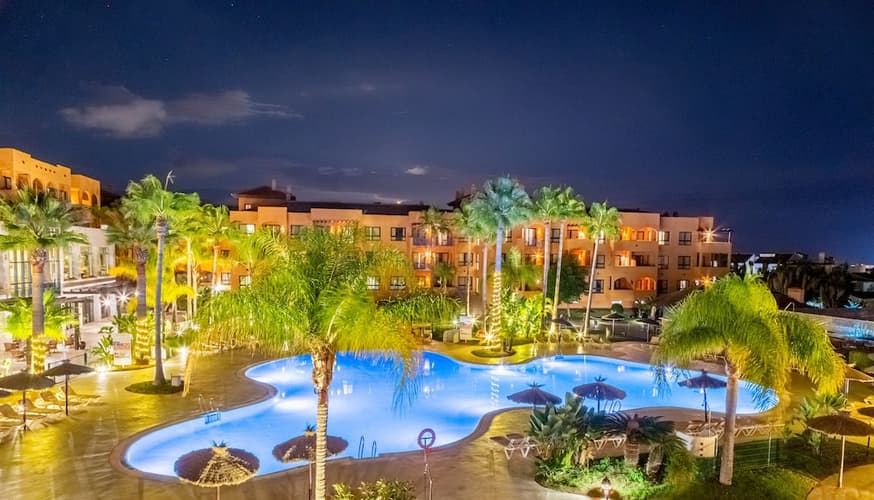 Image - Estepona, Voo + Hotel from London