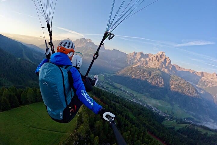 Image - Adrenalina pura! Vola sulle Dolomiti in parapendio
