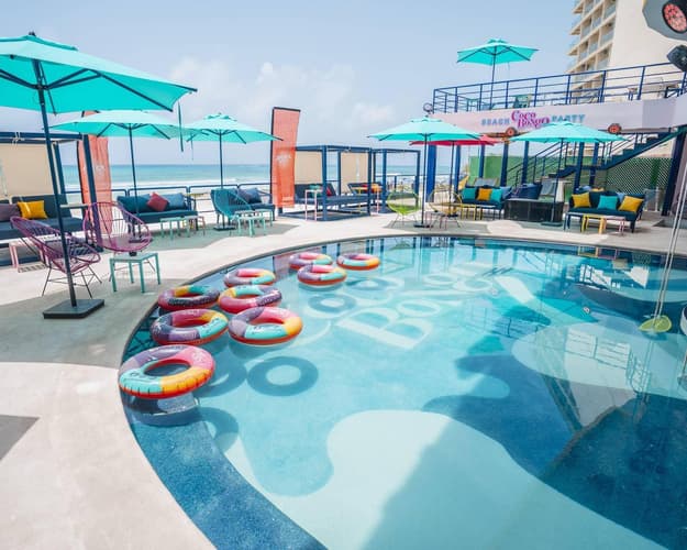 Image - Beach Club Cancún - Entrada Solo Mujeres