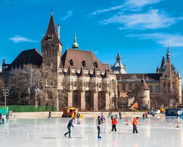 Bild -  Budapest, 4 days - From Larnaca