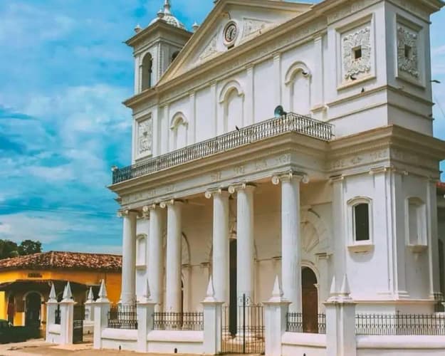 Beeld - 4 Nights in Suchitoto, El Salvador.