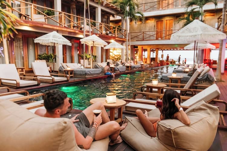 Imagen - ESCAPADA EN PAREJA DE VERANO EN NAKED ZIPOLITE