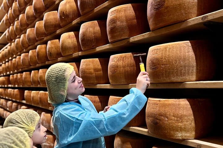 Immagine - Visita e degustazione di Parmigiano Reggiano balsamico