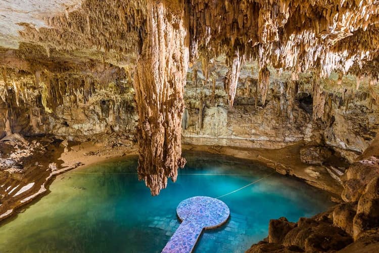 Imagen - VOLANDO A MÉRIDA + HOSPEDAJE FUTURISTA Y TOUR EN CENOTES 