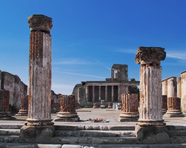 Image - Pompeii and Herculaneum Tour between Archaeology and Culture