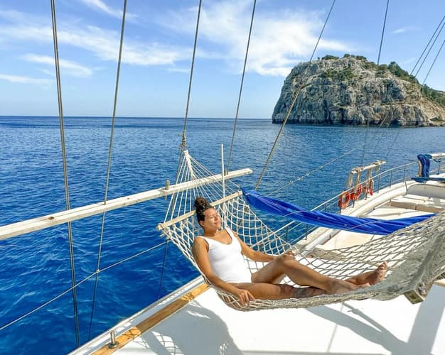 1We. Blue Voyage Deluxe + 1We. 4*All Incls. Hotel and Flight