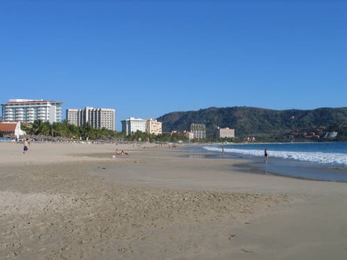 Imagen - Avión + Hotel + Traslado, Zihuatanejo 7 al 10-Dic, 25