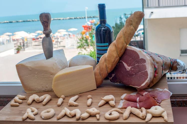 Immagine - Romagna: cibo, mare e tanto divertimento 