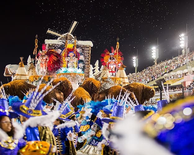 Imagen - Olinda Rio Hotel con Arquibancada + Traje para Desfilar