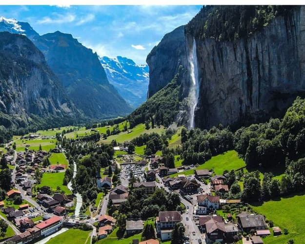 Image - From Lakes to Alps: 8 Days to Geneva, Interlaken & Zurich Tour
