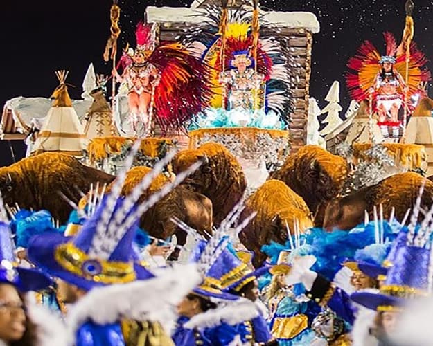 Imagen - Windsor California Copacabana Hotel con Frisa + Traje para Desfilar