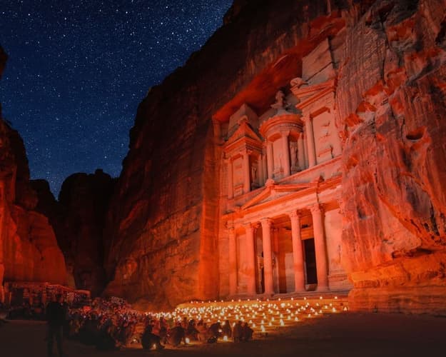 Immagine - Deserti di luce: viaggio in Giordania