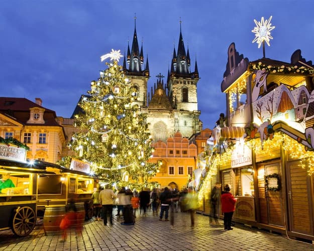 Beeld - Christmas Market in Prague
