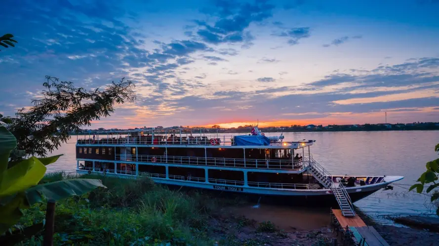 Toum Tiou II – 9 Days / 8 Nights: Siem Reap to Saigon