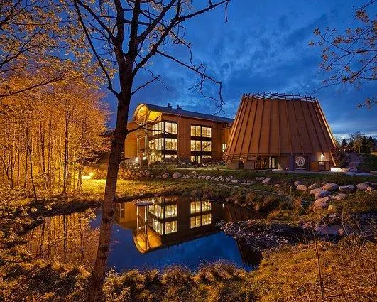 PAISAJES Y LEYENDAS DE CANADA 2025