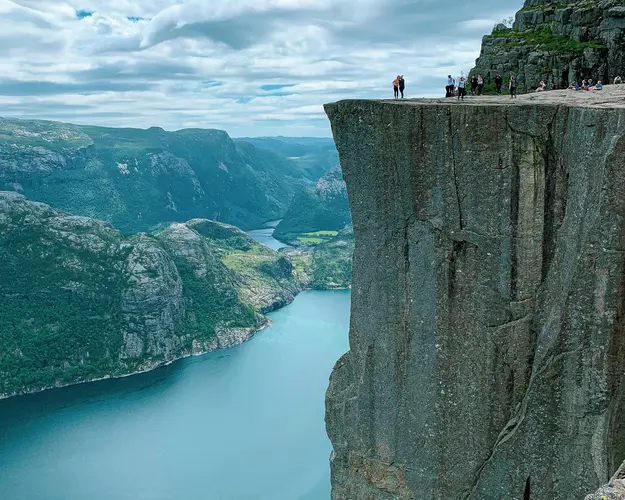 Imagem - Fiordi e Preikestolen