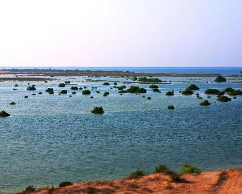 Dubai inkl. Buggy Wüstentour & Baden in Um al Qwain