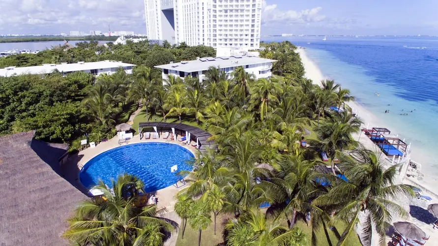 HELLO CANCÚN (avión + hotel todo incluido + traslados)