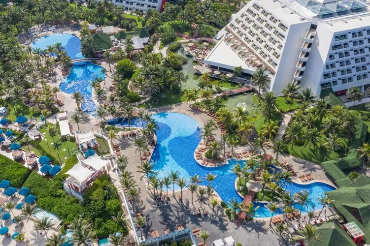 Hotel en Cancún | The Pyramid Cancun by Oasis 5*
