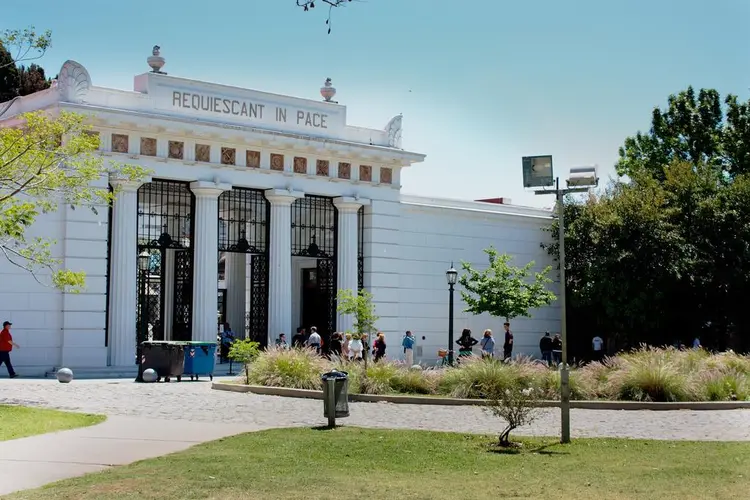 Feriado en Buenos Aires | Boletos + Hotel 4* 