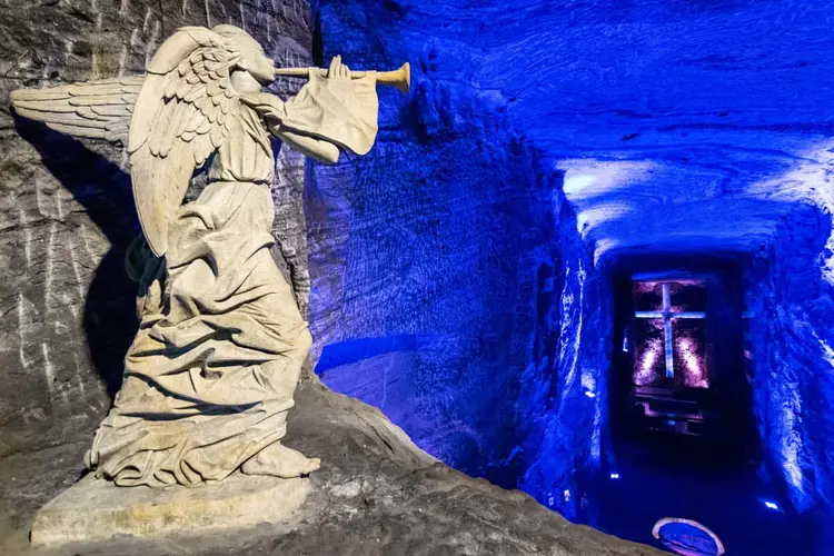 Excursión Guatavita+ Catedral de Sal de Zipaquirá en Bogotá