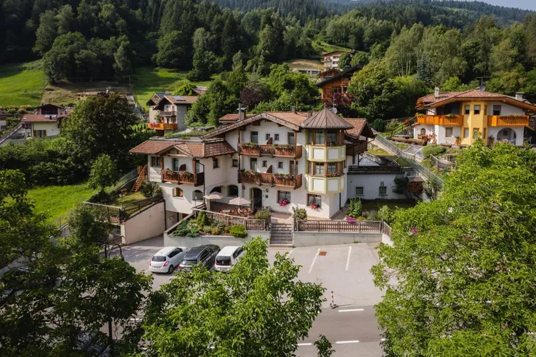 Madonna di Campiglio: chalet e sentieri