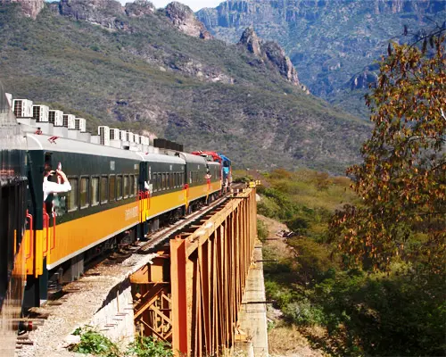 BARRANCAS DEL COBRE DE CHIHUAHUA A LOS MOCHIS