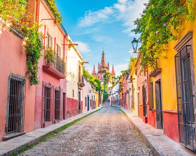 MTPE=40007 CAMINOS DE GUANAJUATO YCDMX DE FIESTA
