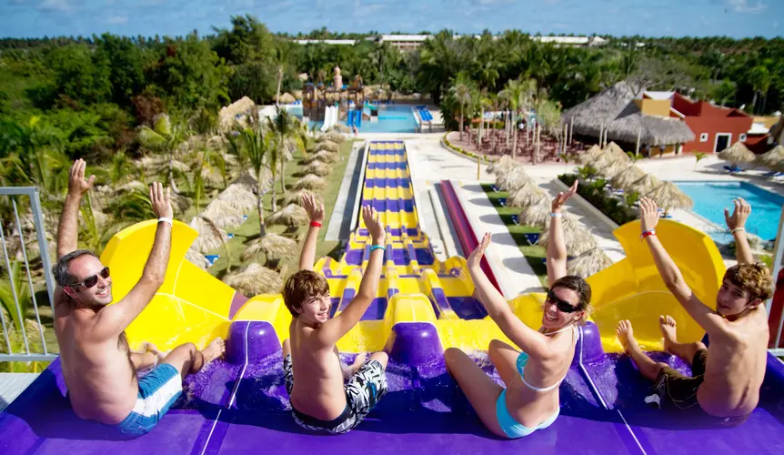 Sáb 21 Feb MDZ / PUJ + Hoteles en Punta Cana (FAMILY PLAN)
