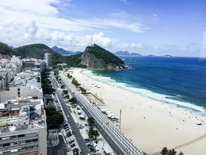 Sao Paulo + Rio de Janeiro + Salvador de Bahia (con vuelos domésticos)