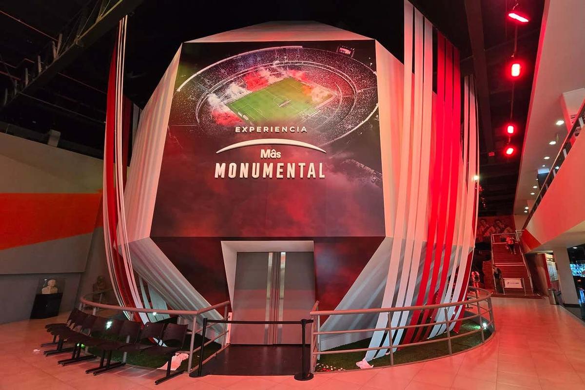 Entrada al Museo River y Estadio Monumental