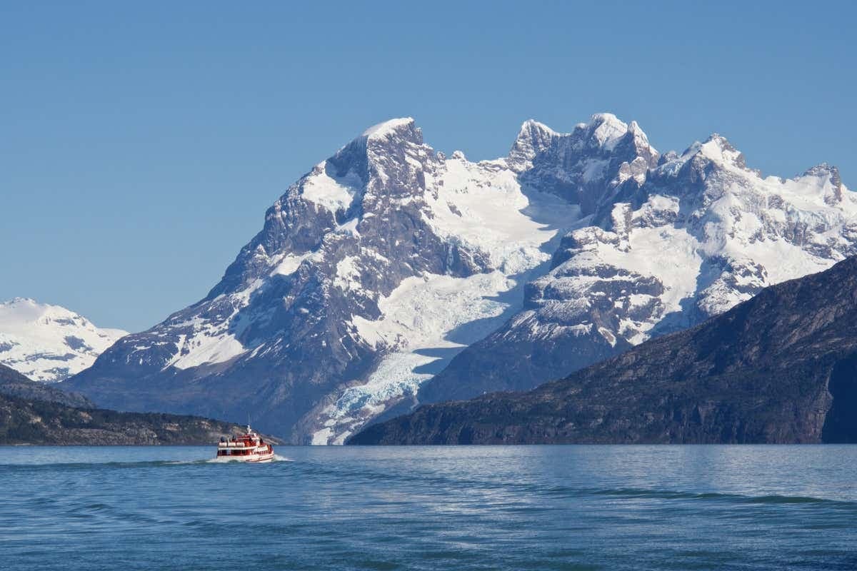 Crucero por los glaciares de Balmaceda y Serrano