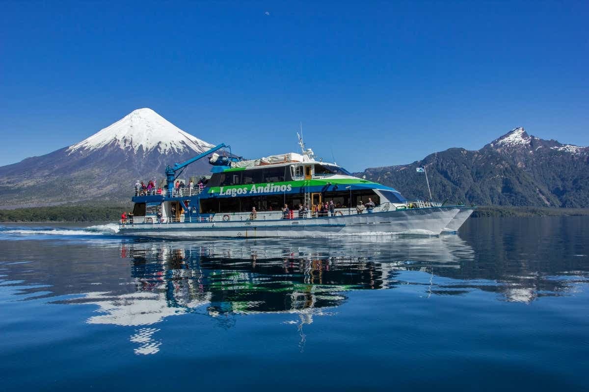 Cruce andino por los lagos de la cordillera de los Andes