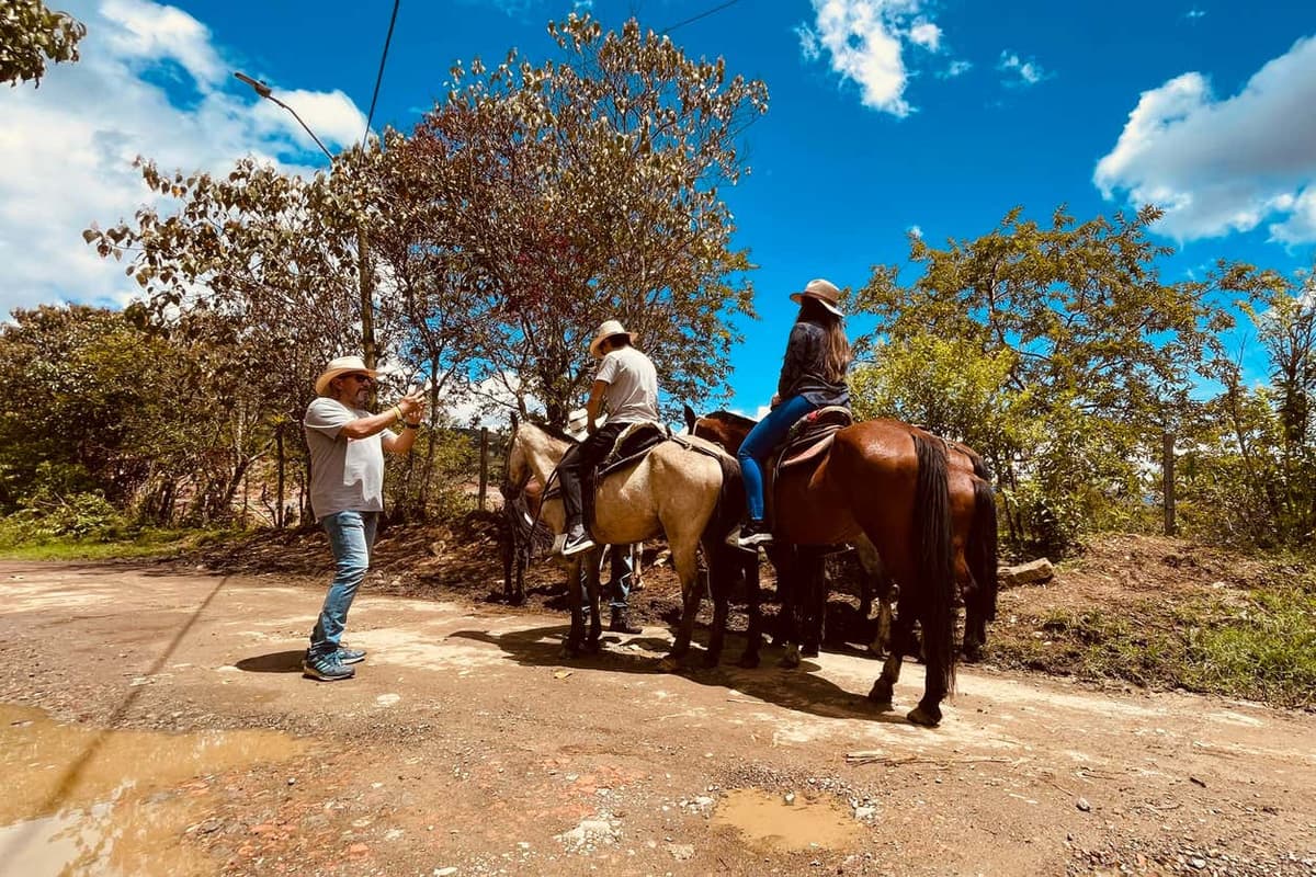 Paseo a caballo por Jardín