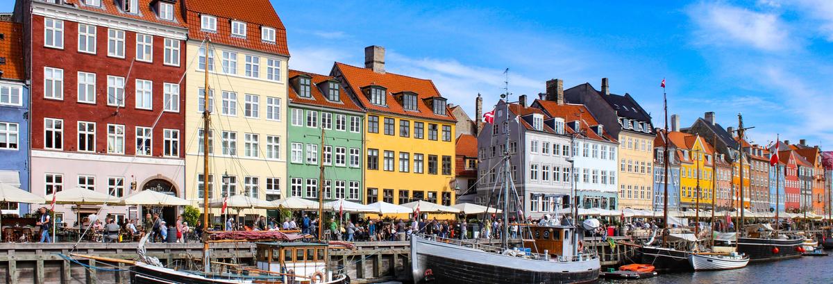 Giro in battello lungo i canali di Copenaghen