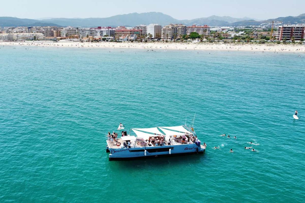 Excursión en barco a Cova Tallada