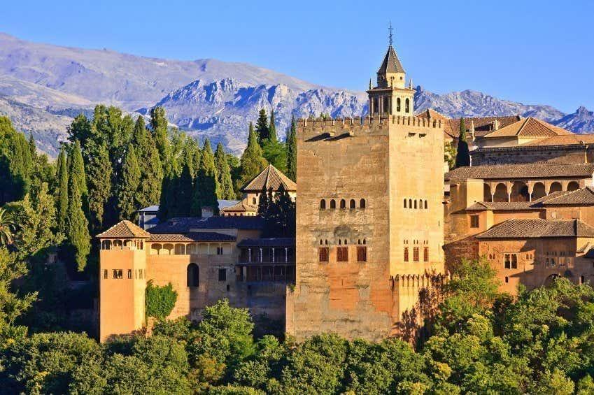 Offer: Alhambra + Albaicin & Sacromonte Guided Tour