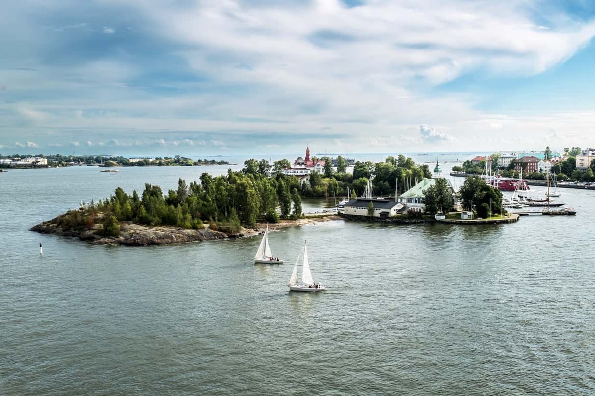 Helsinki and Suomenlinna Guided Tour