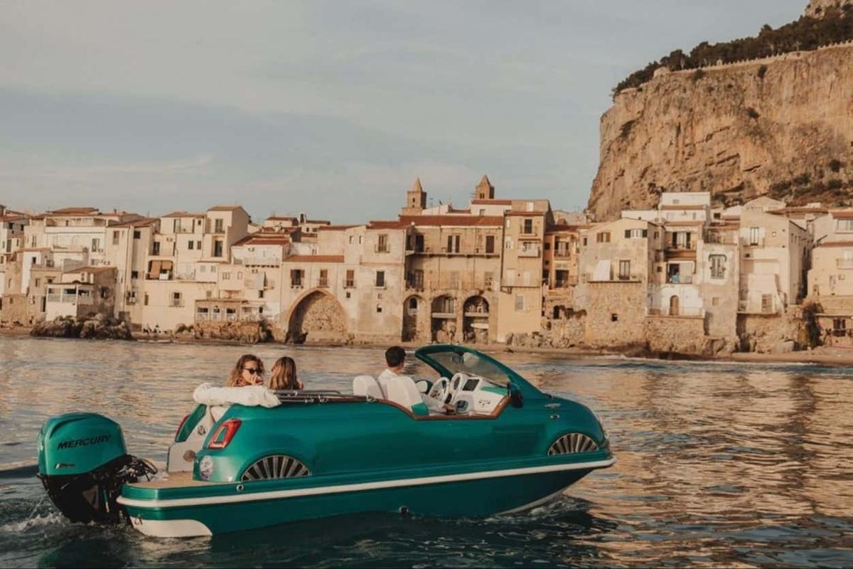 Paseo privado en barco Fiat 500