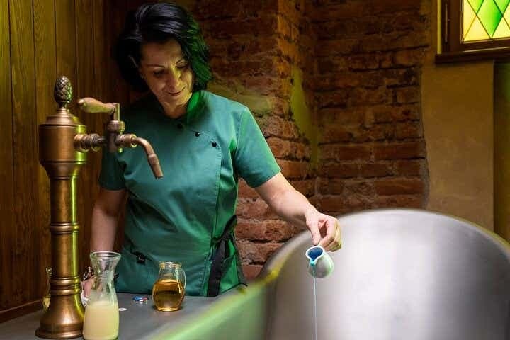 Esperienza in una spa di vino e grotta di sale