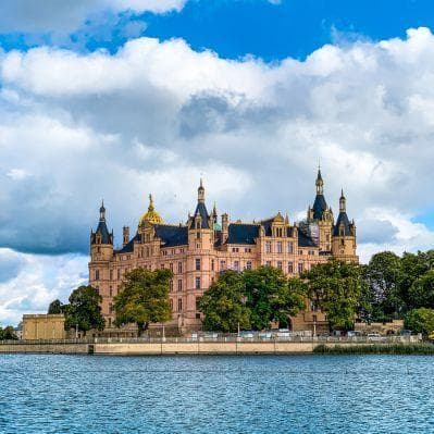 Il fiabesco castello di Schwerin, fra i più belli della Germania, un tempo residenza dei Duchi di Mecklenburg - Lubecca