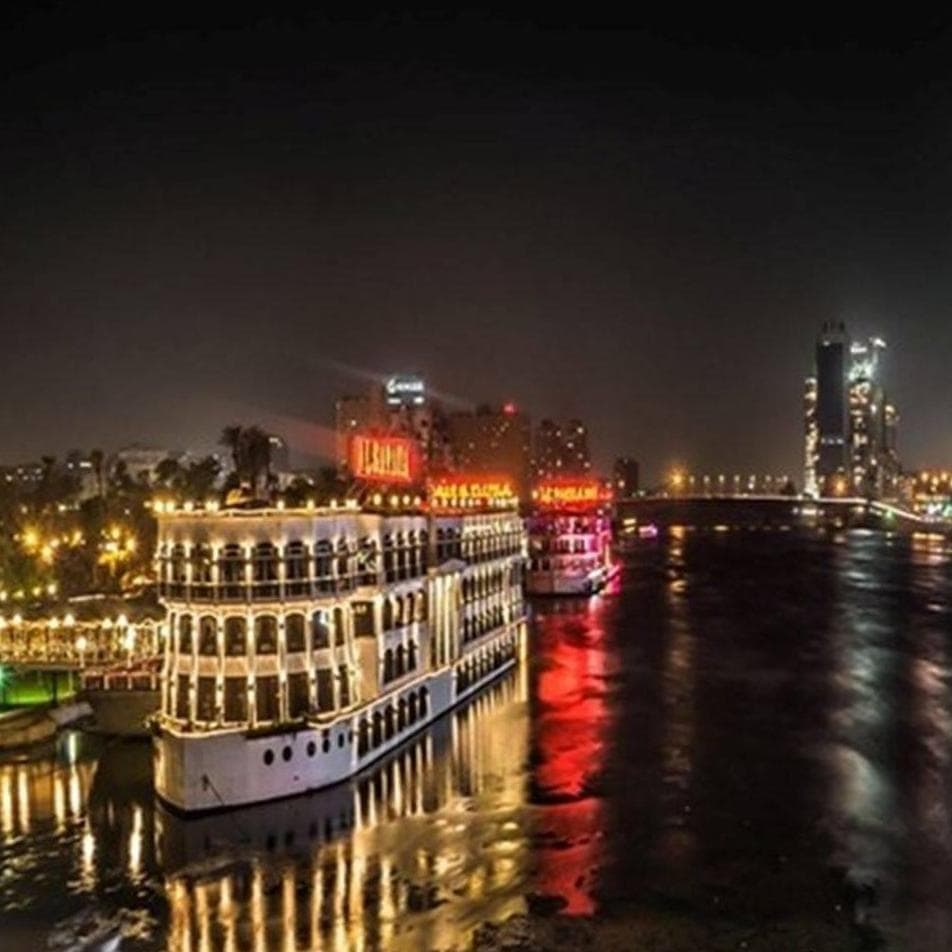 Dinner with Show in Floating Restaurant - Il Cairo