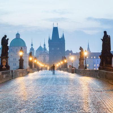 Il famoso Ponte Carlo, ricco di fascino e mistero - Prague