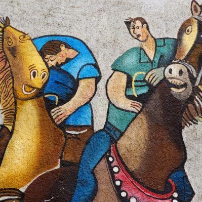 I caratteristici e colorati murales di Orgosolo, tra arte e tradizione - Cala Gonone