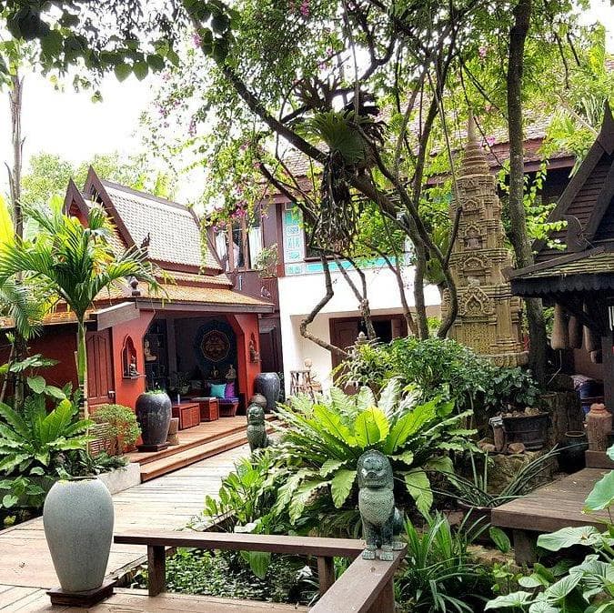 Aperitivo privato nello studio dell'artista più famoso della Cambogia: Mr. Theam - Siem Reap