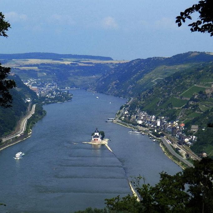 DÍA 9 ÁMSTERDAM •COLONIA • VALLE DEL RIN •FRANKFURT (Lunes) - Fráncfort del Meno