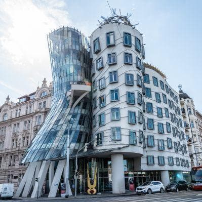 L'originale architettura della "casa danzante" - Praga